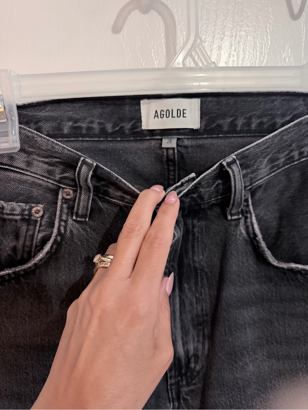 Agolde Low Curve Jeans in colour Symbolic - Picture 3 of 4